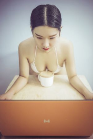 啦啦啦手机完整免费高清观看_剧情片在线观看电视